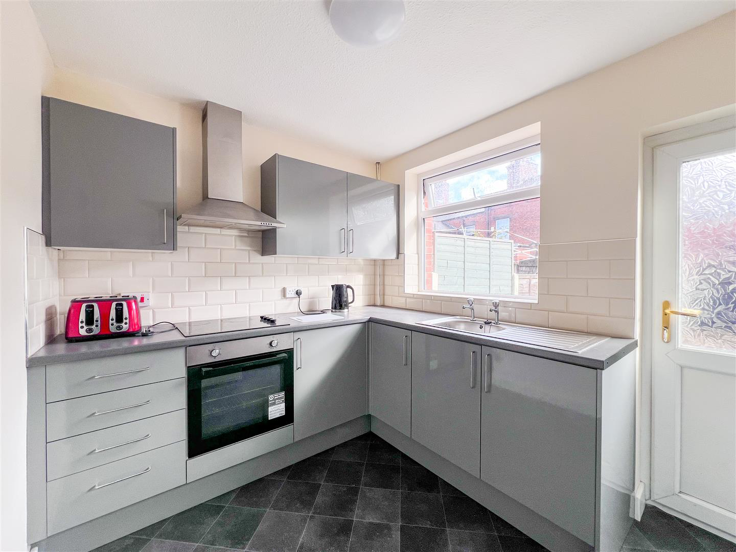 Brunswick Street, Leek, ST13 6LN, photo 2