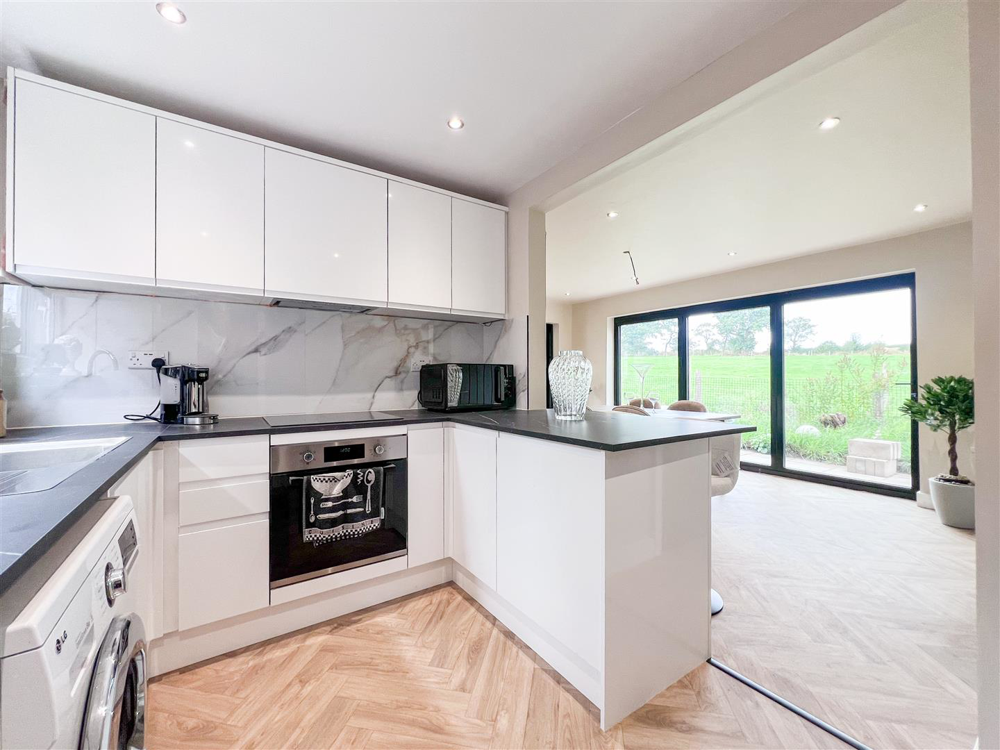 Mayfair Grove, Endon, ST9 9HP, photo 6