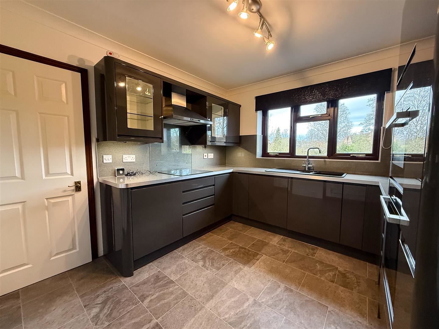 Field View, Biddulph, photo 10