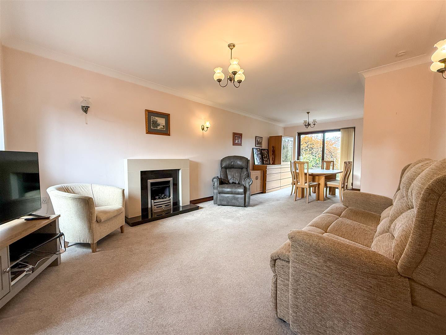 Field View, Biddulph, photo 6