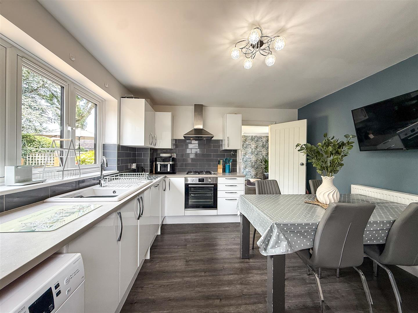Heakley Avenue, Norton, ST6 8NF, photo 4