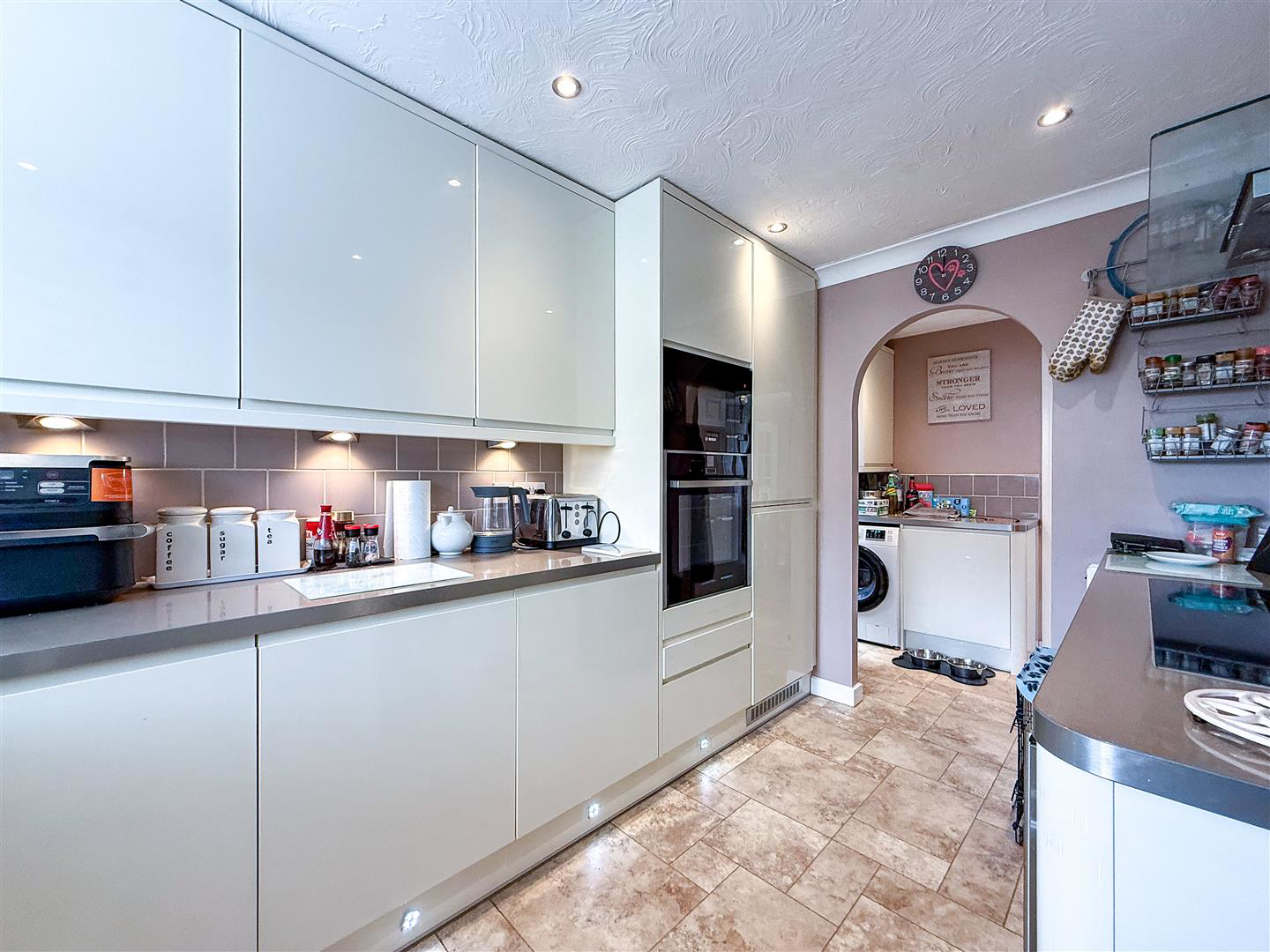 Woodpecker Drive, Packmoor, photo 9