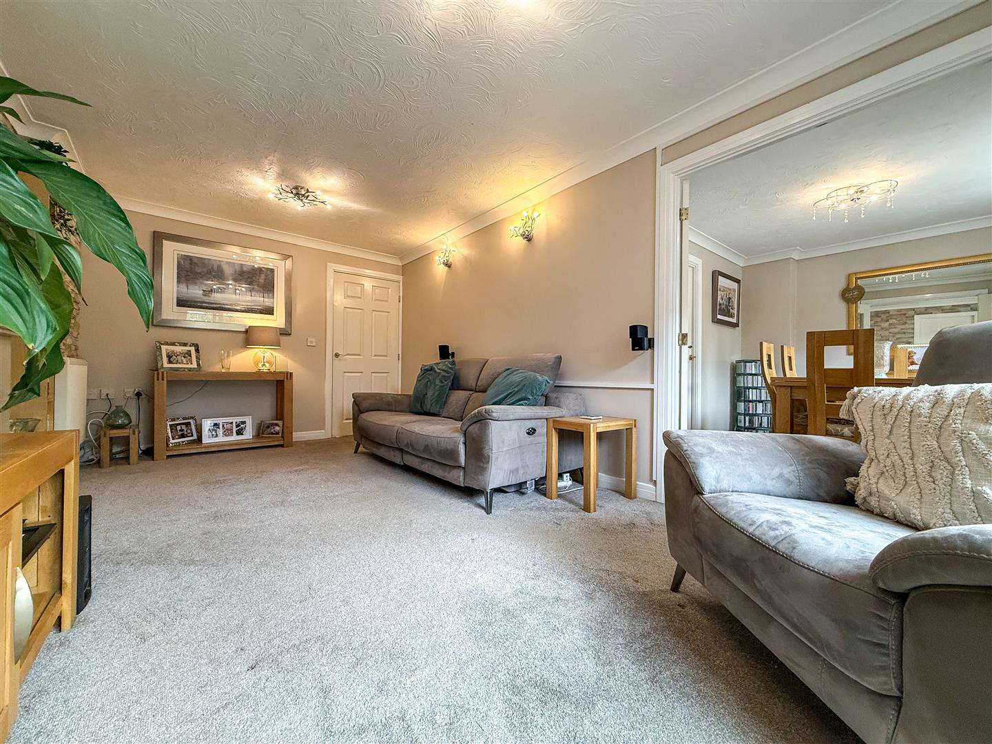 Woodpecker Drive, Packmoor, photo 5