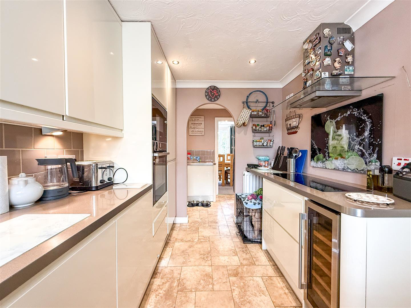 Woodpecker Drive, Packmoor, photo 3