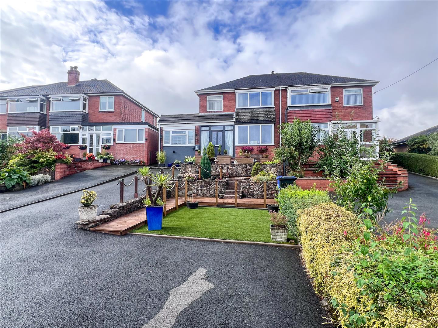 Lambourne Drive, Light Oaks, ST2 7ND