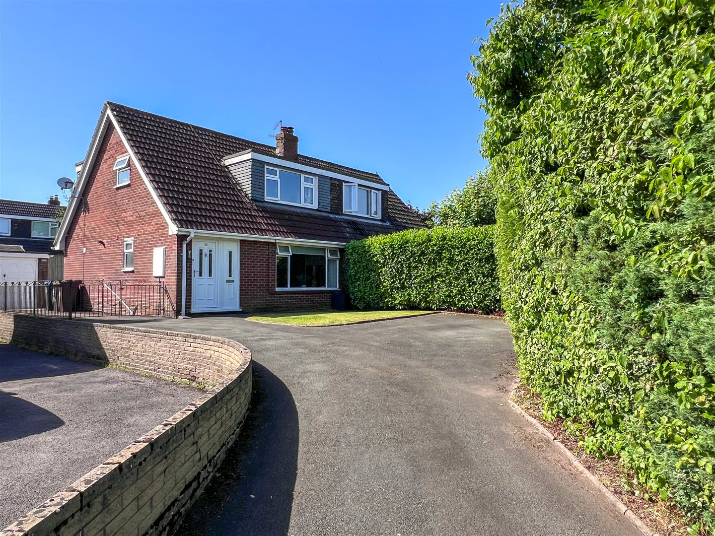 Nicholas Grove, Leek, ST13 8NT