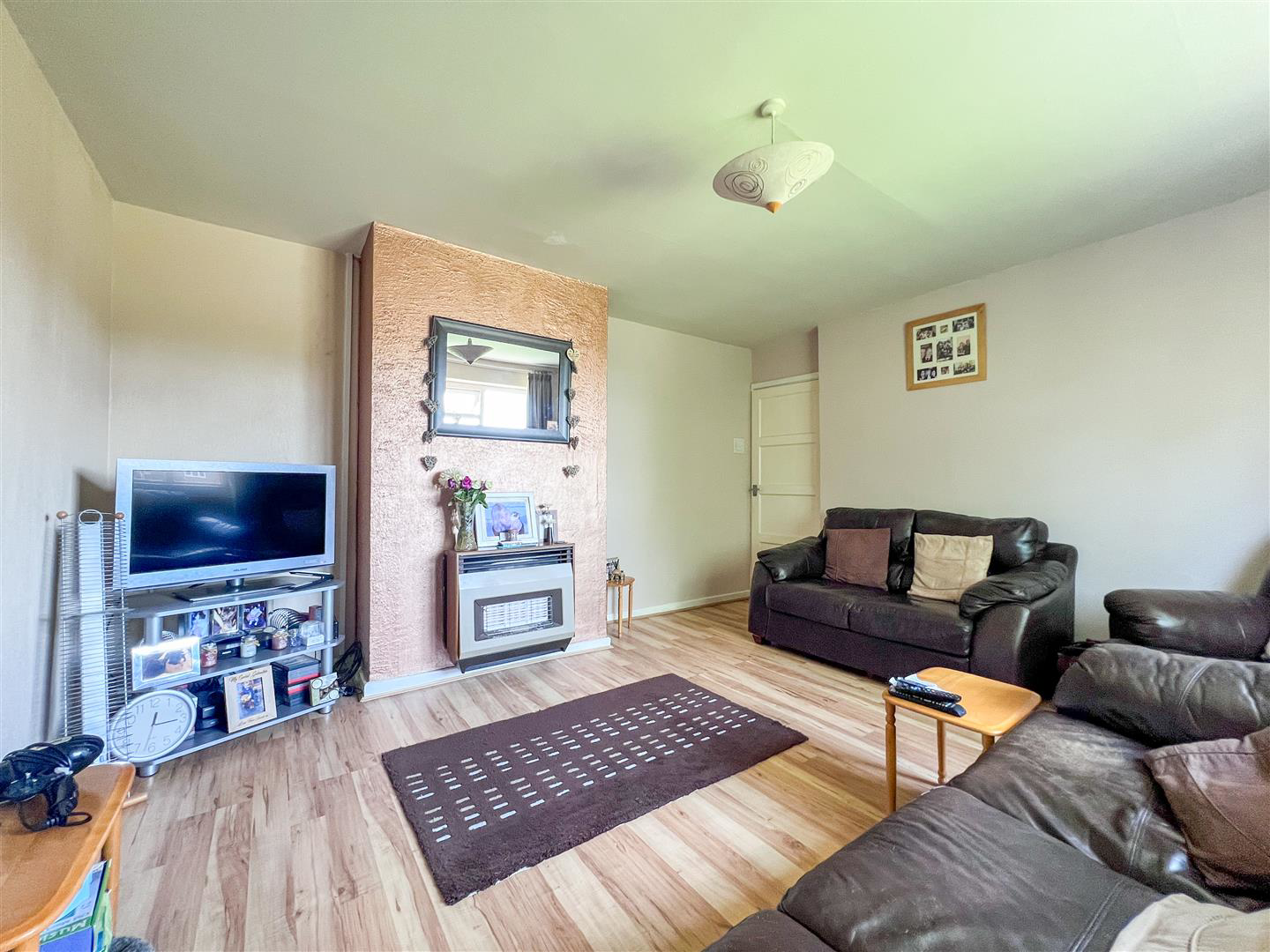Queens Drive, Leek, ST13 6PZ, photo 3