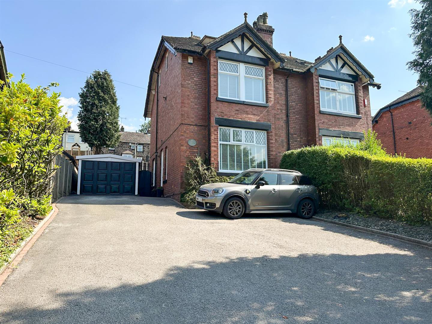 Leek New Road, Stockton Brook, ST9 9NT