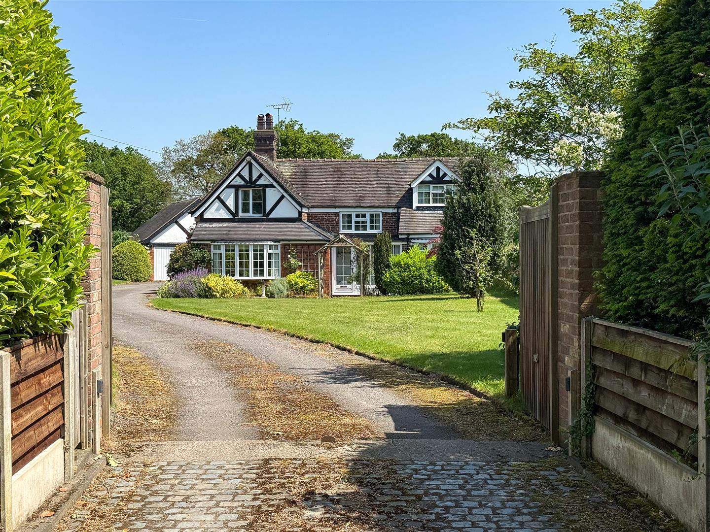 Holmes Chapel Road, Davenport, Congleton