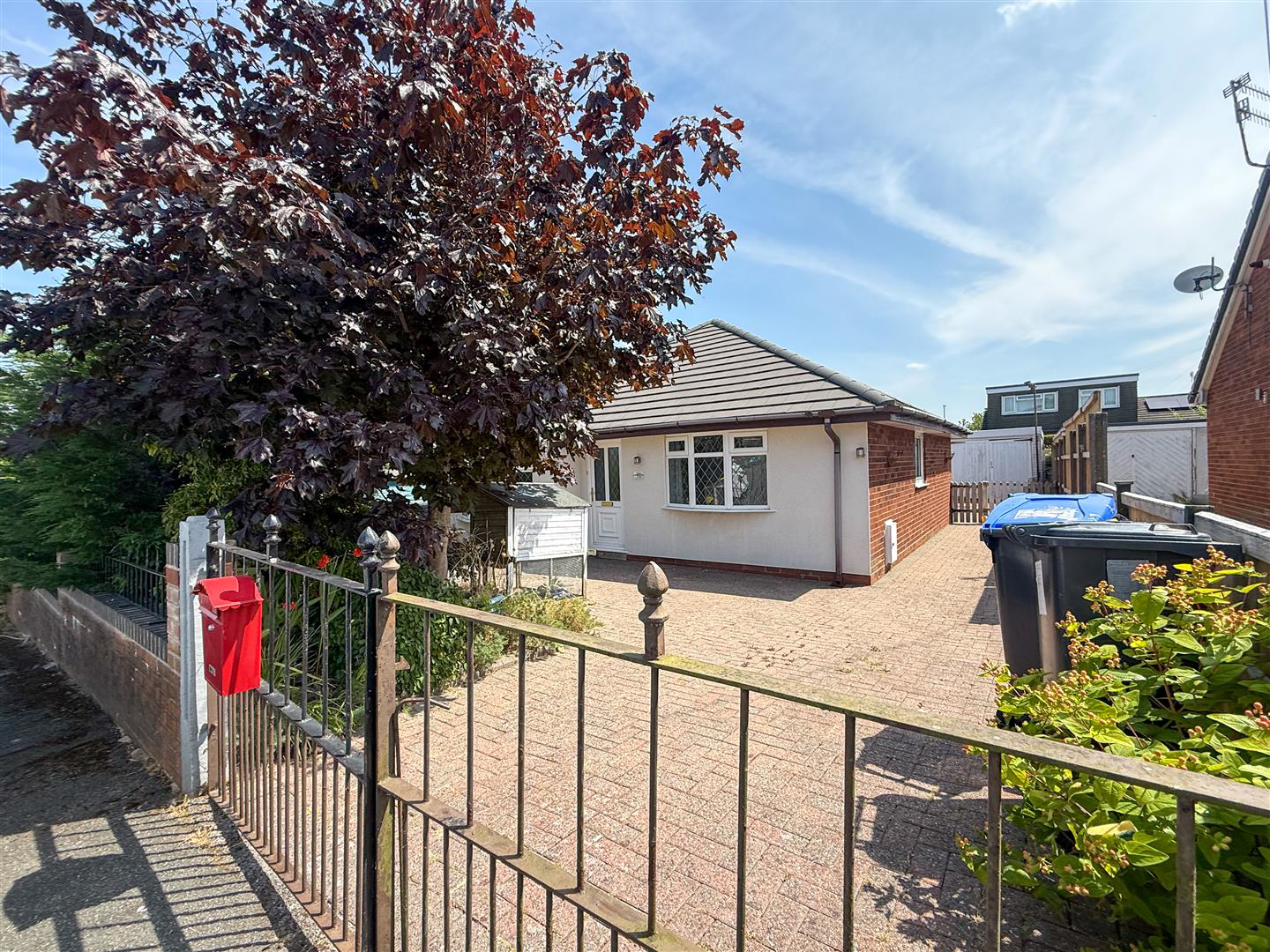 Birch Avenue, Knypersley, ST8 6NY