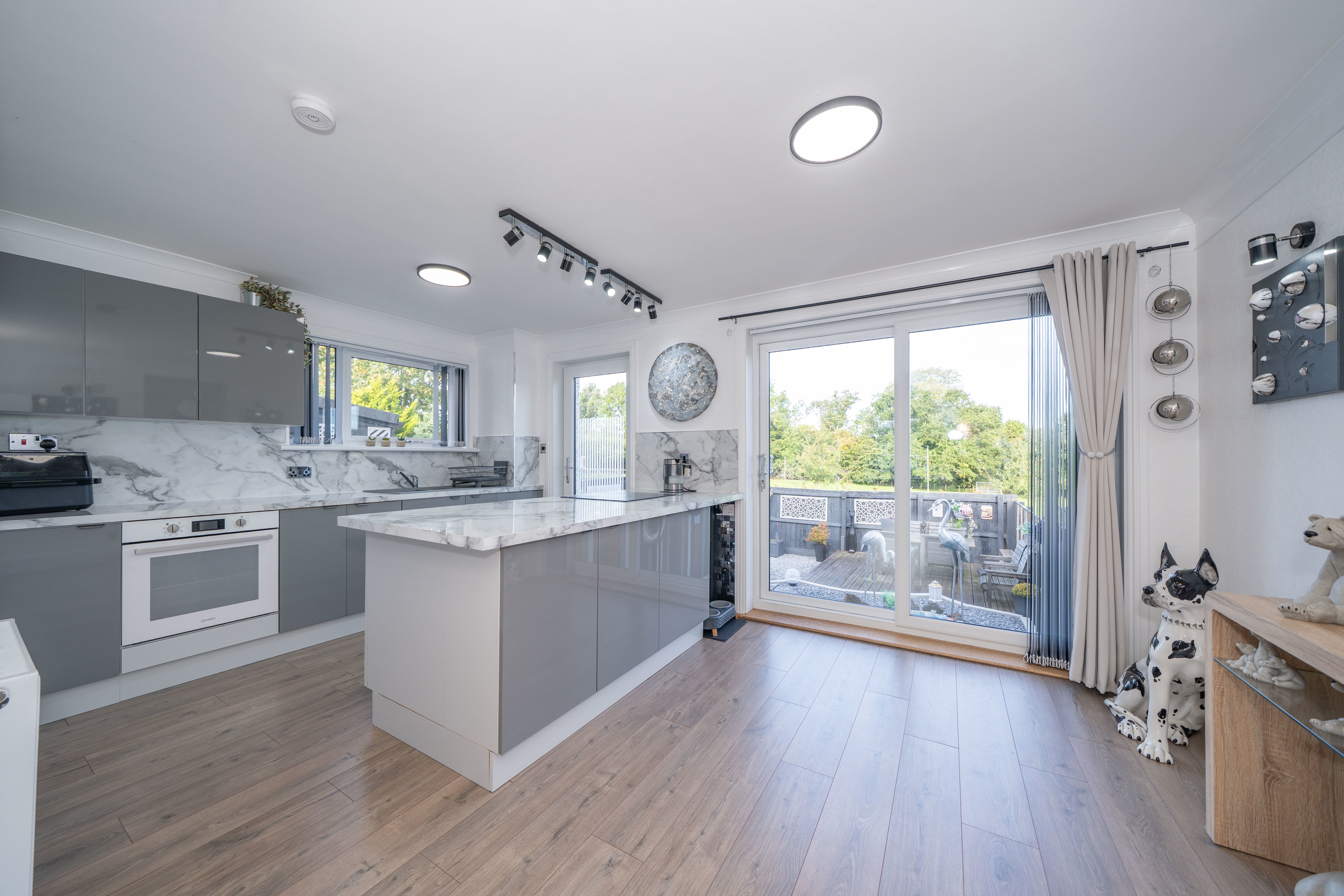 Houstoun Gardens, Uphall, EH52 5SJ, photo 3