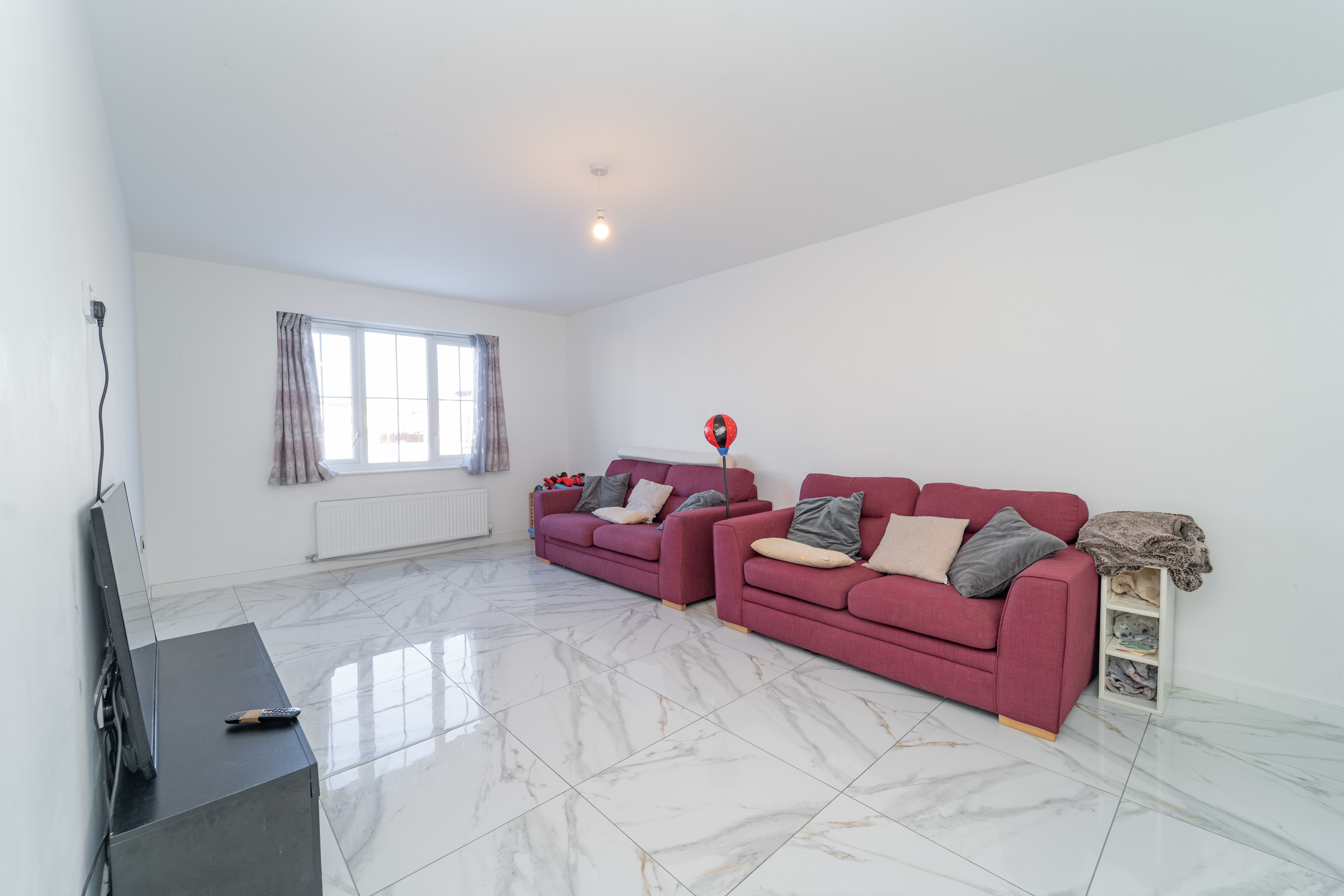 East Cairn View, Murieston, Livingston, EH54 9FS, photo 2