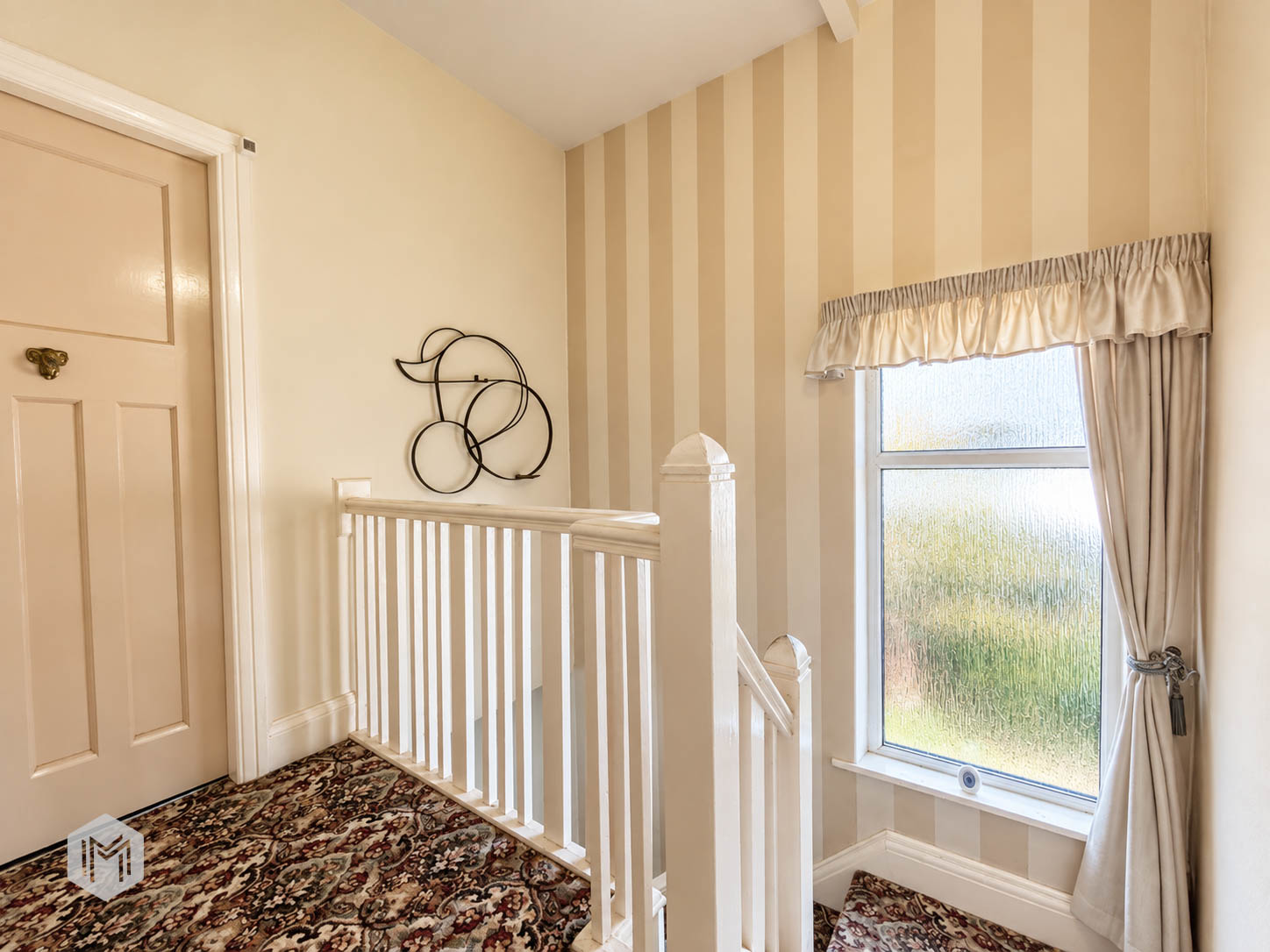 130 Crompton way-7