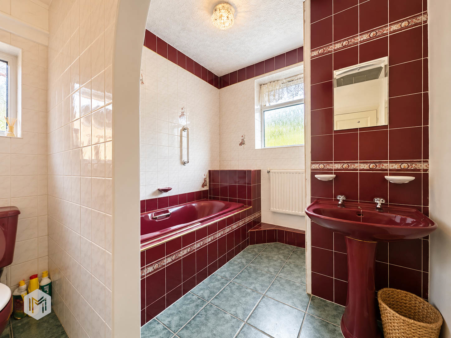 130 Crompton way-9
