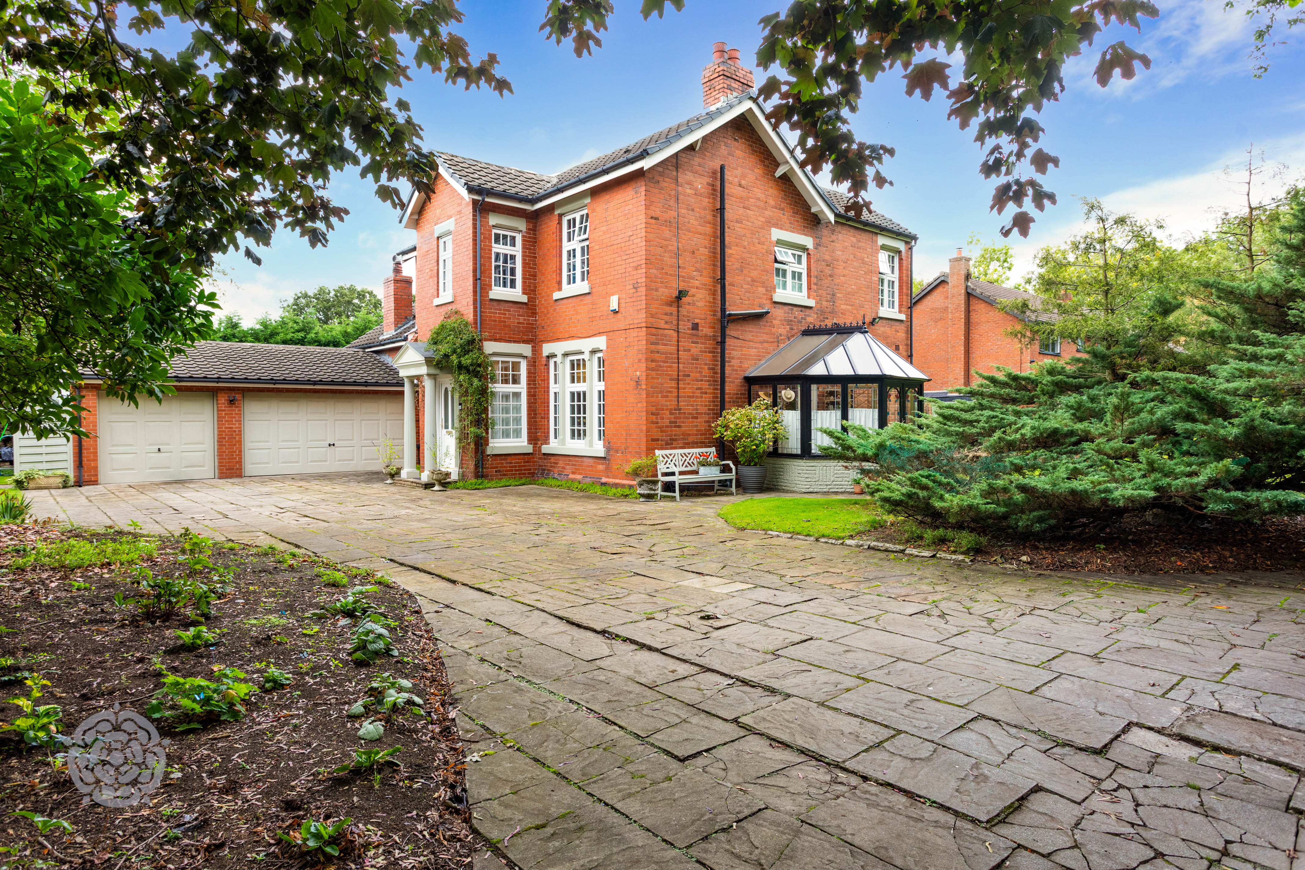 Parkfields Lane, Fearnhead, WA2