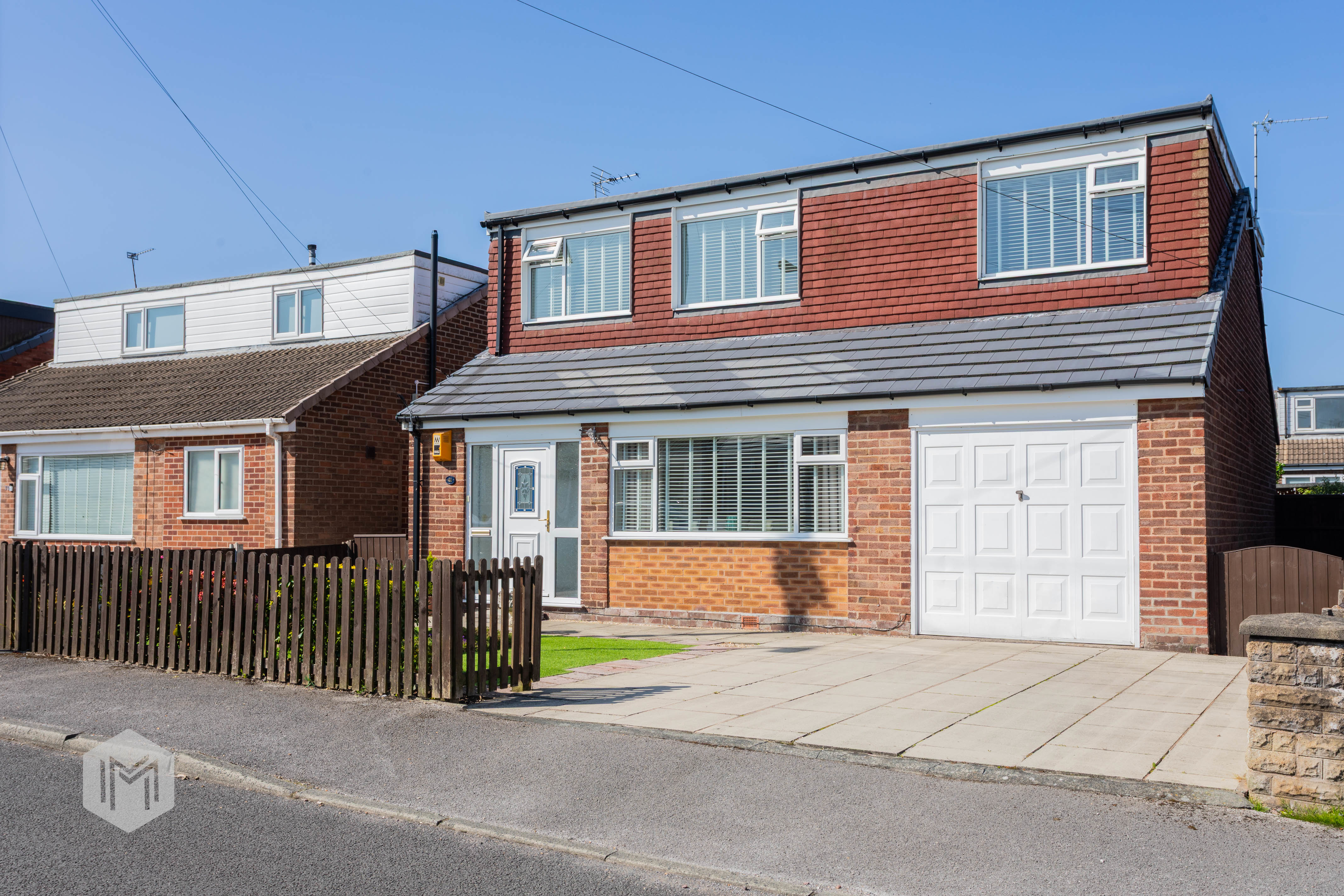 Queens Avenue, Glazebury, WA3
