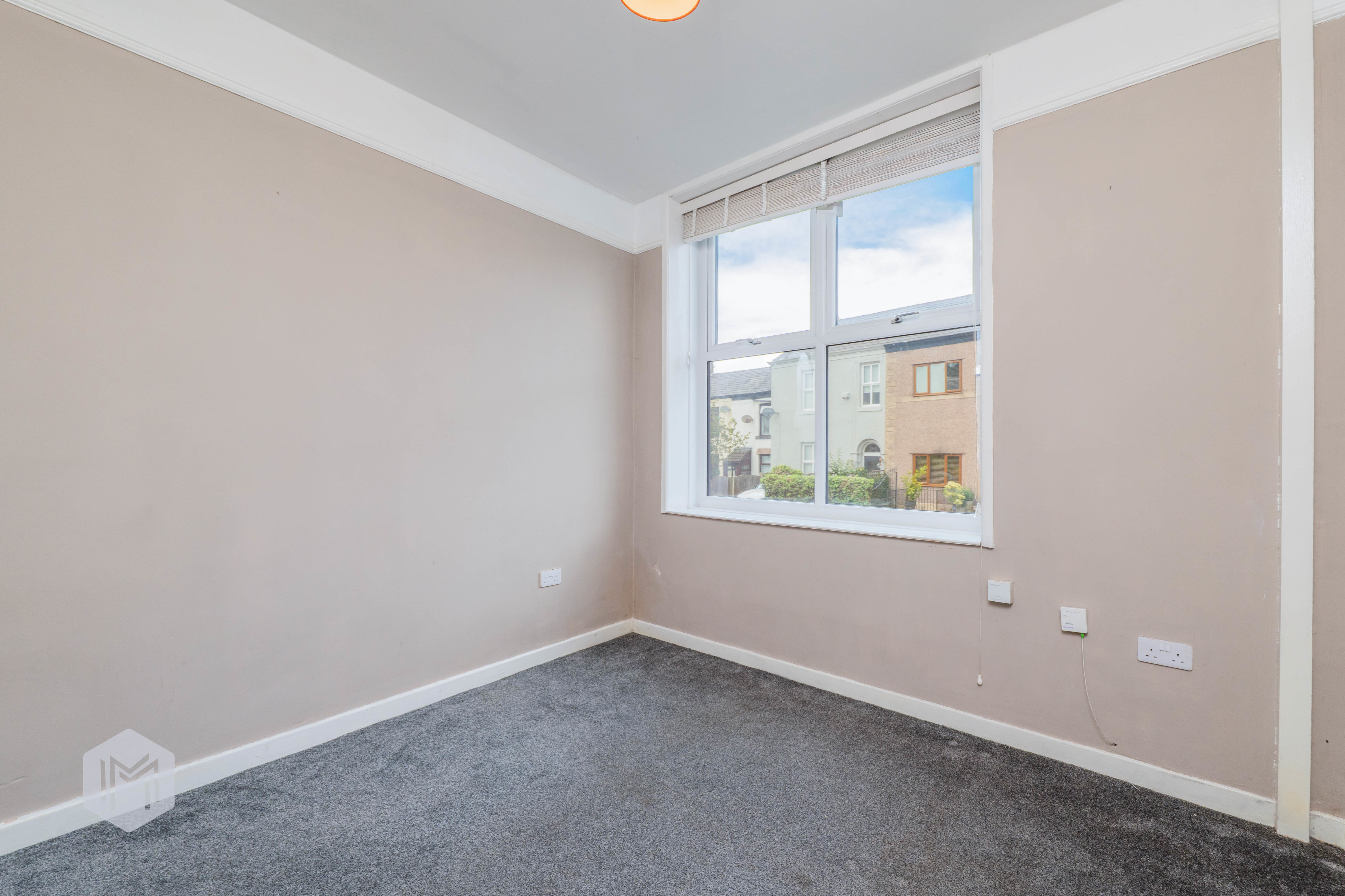 285 Hollins Lane-3