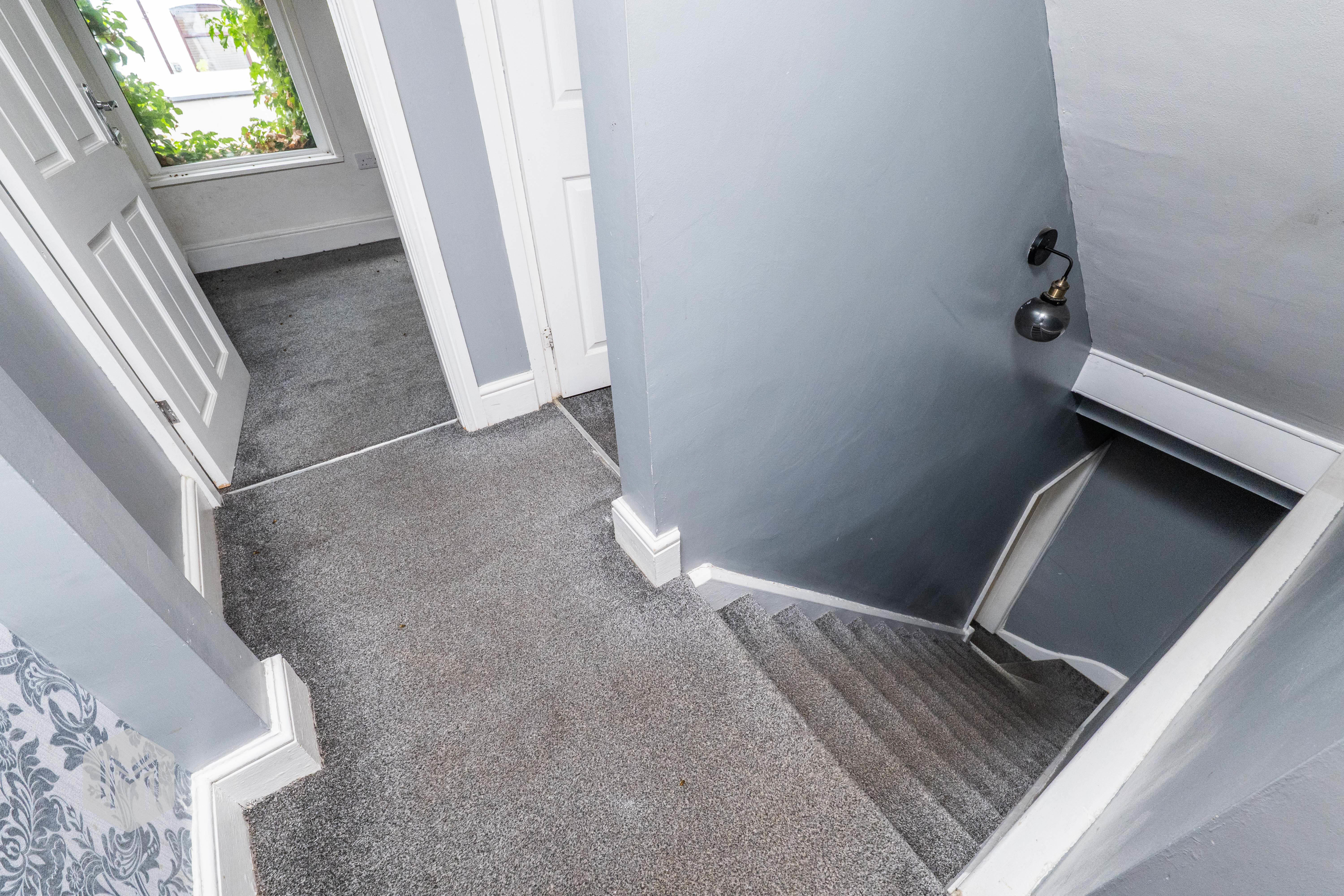 285 Hollins Lane-13