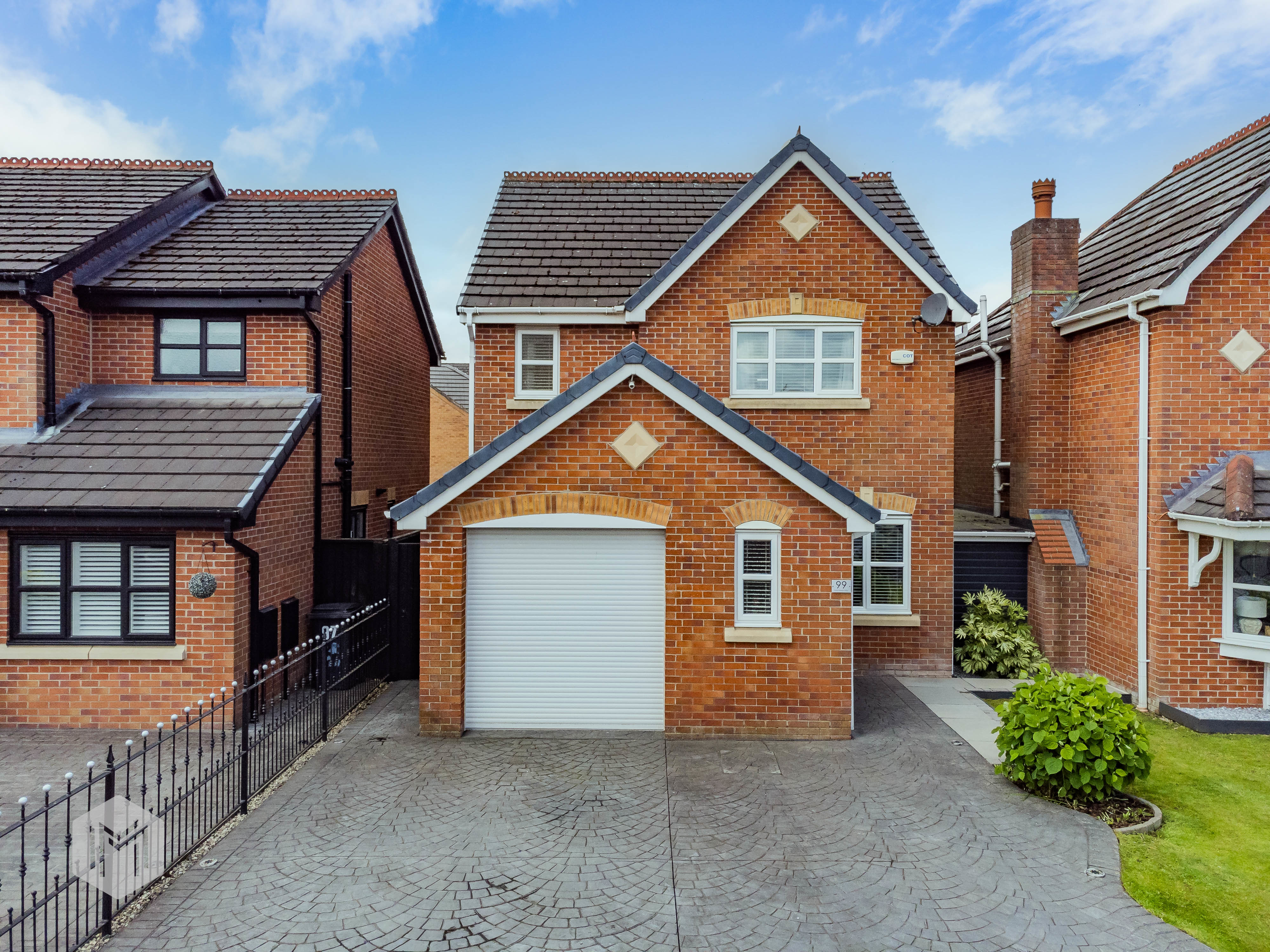 Hutchinson Way, Radcliffe, M26