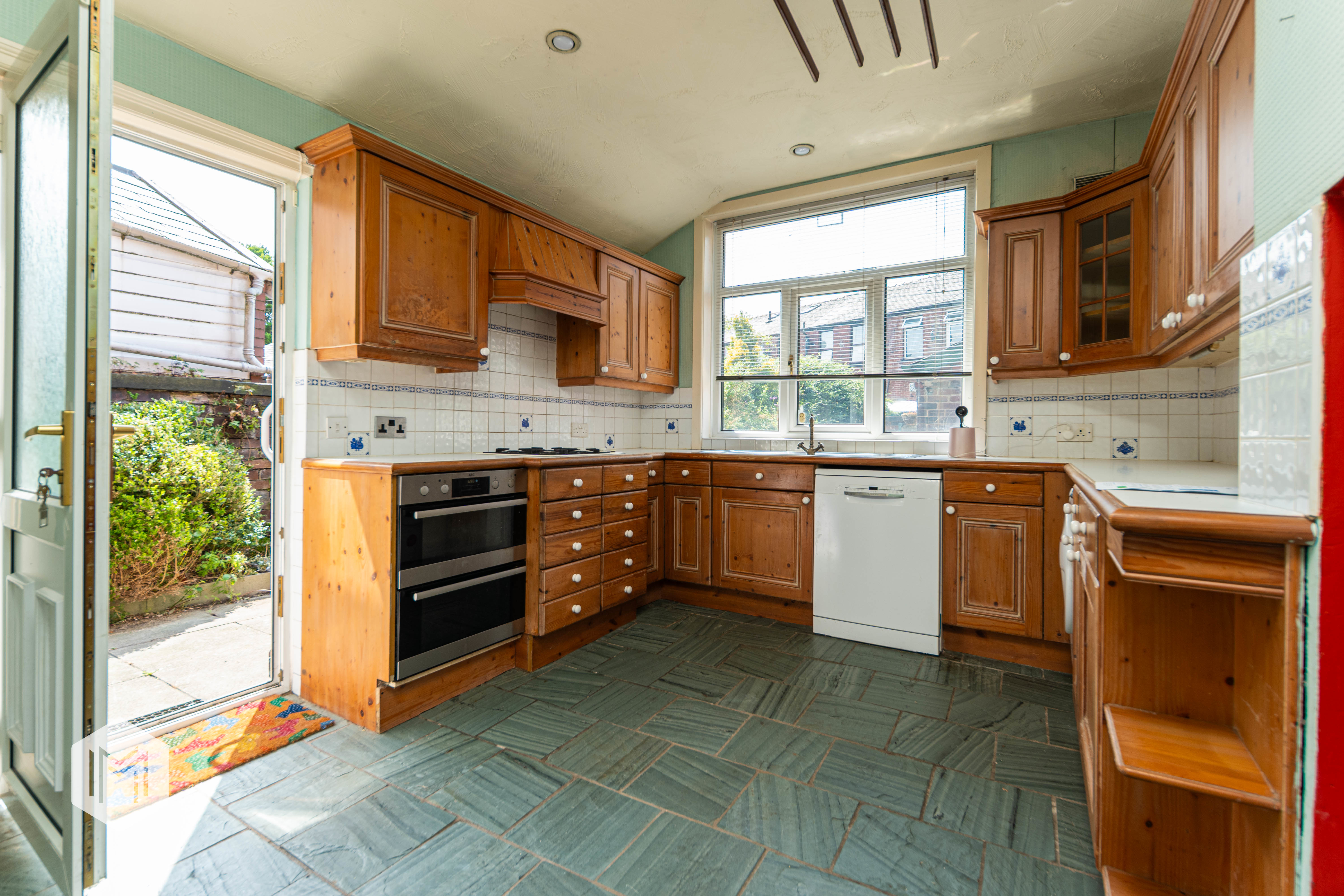 Egerton Crescent, Heywood, OL10, photo 5