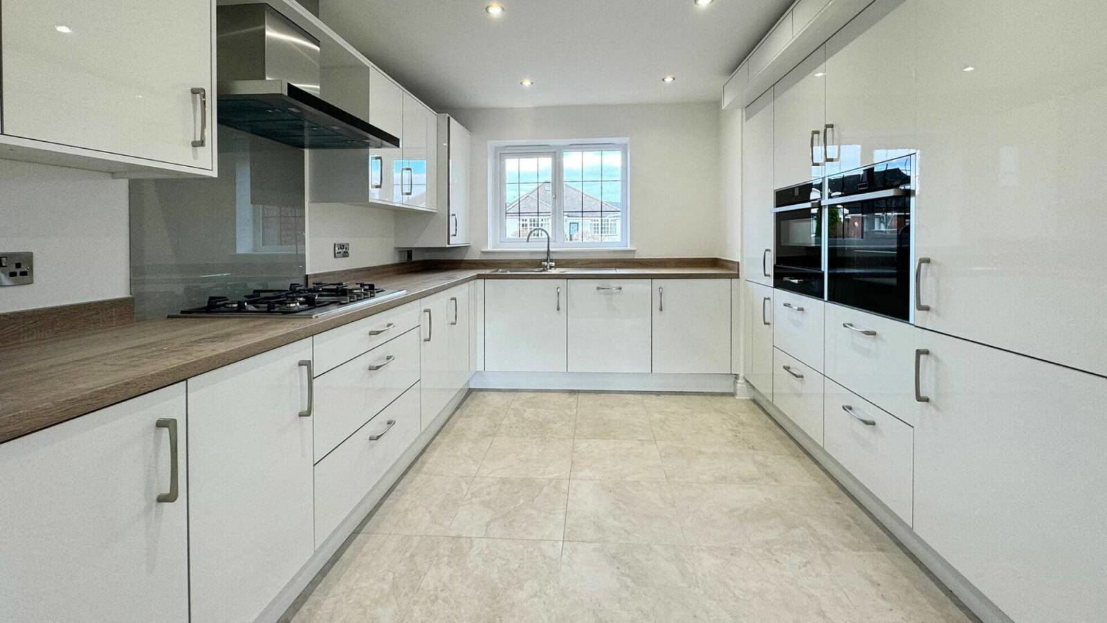 Carr Head Lane, Poulton-Le-Fylde, FY6