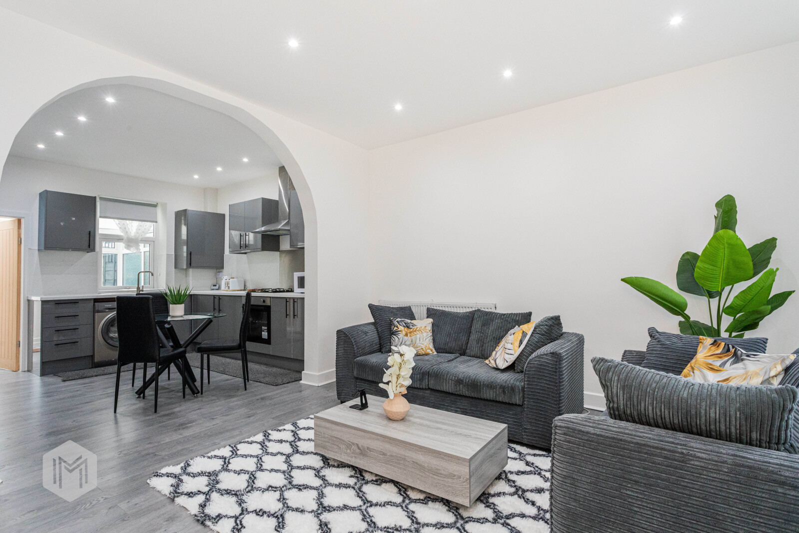 Manchester Road, Kearsley, BL4
