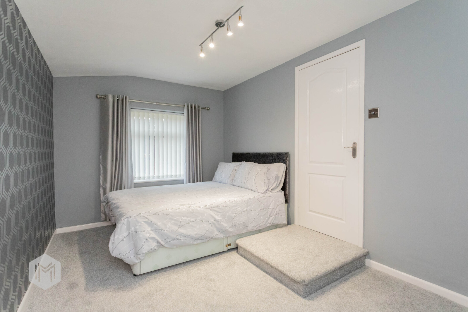 Plodder Lane, Farnworth, BL4, photo 10