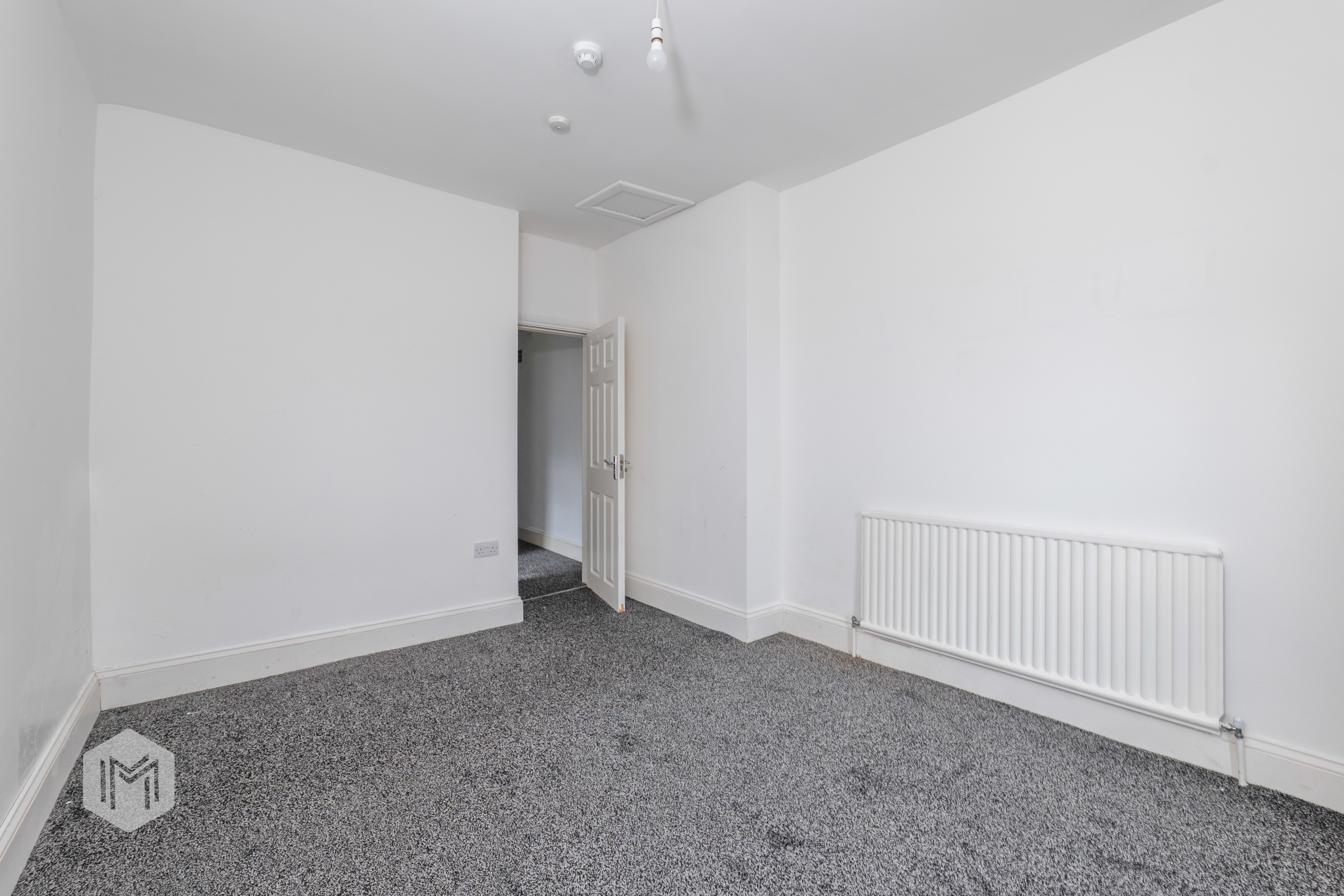 Tonge Moor Road, Tonge Moor, Bolton, BL2, photo 6