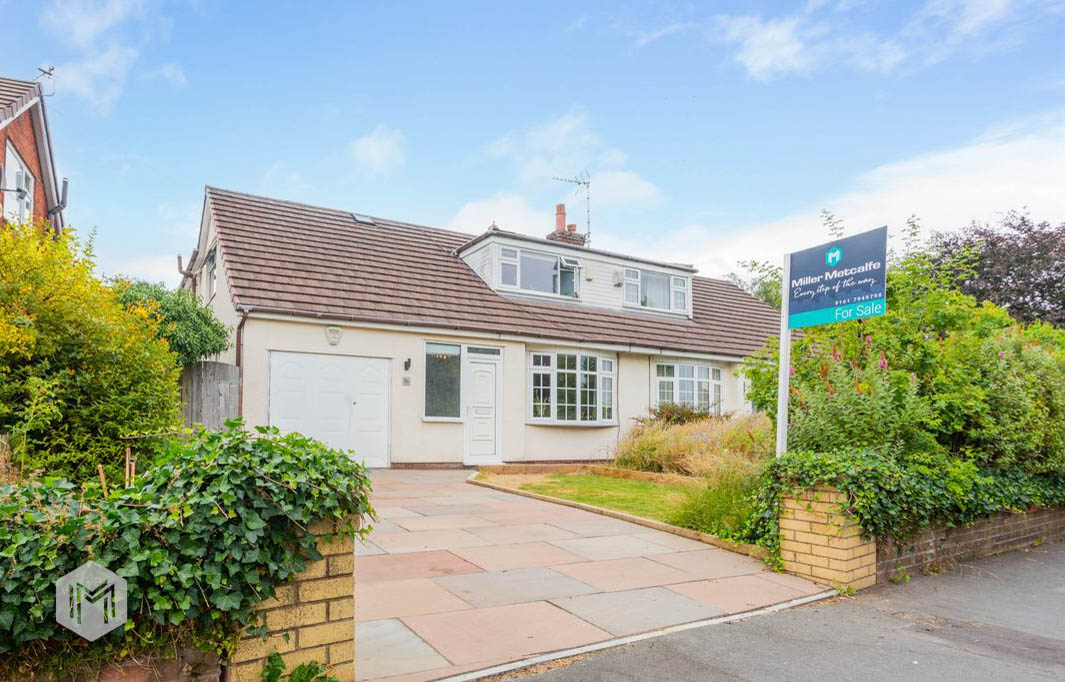 Broadway, Worsley, M28