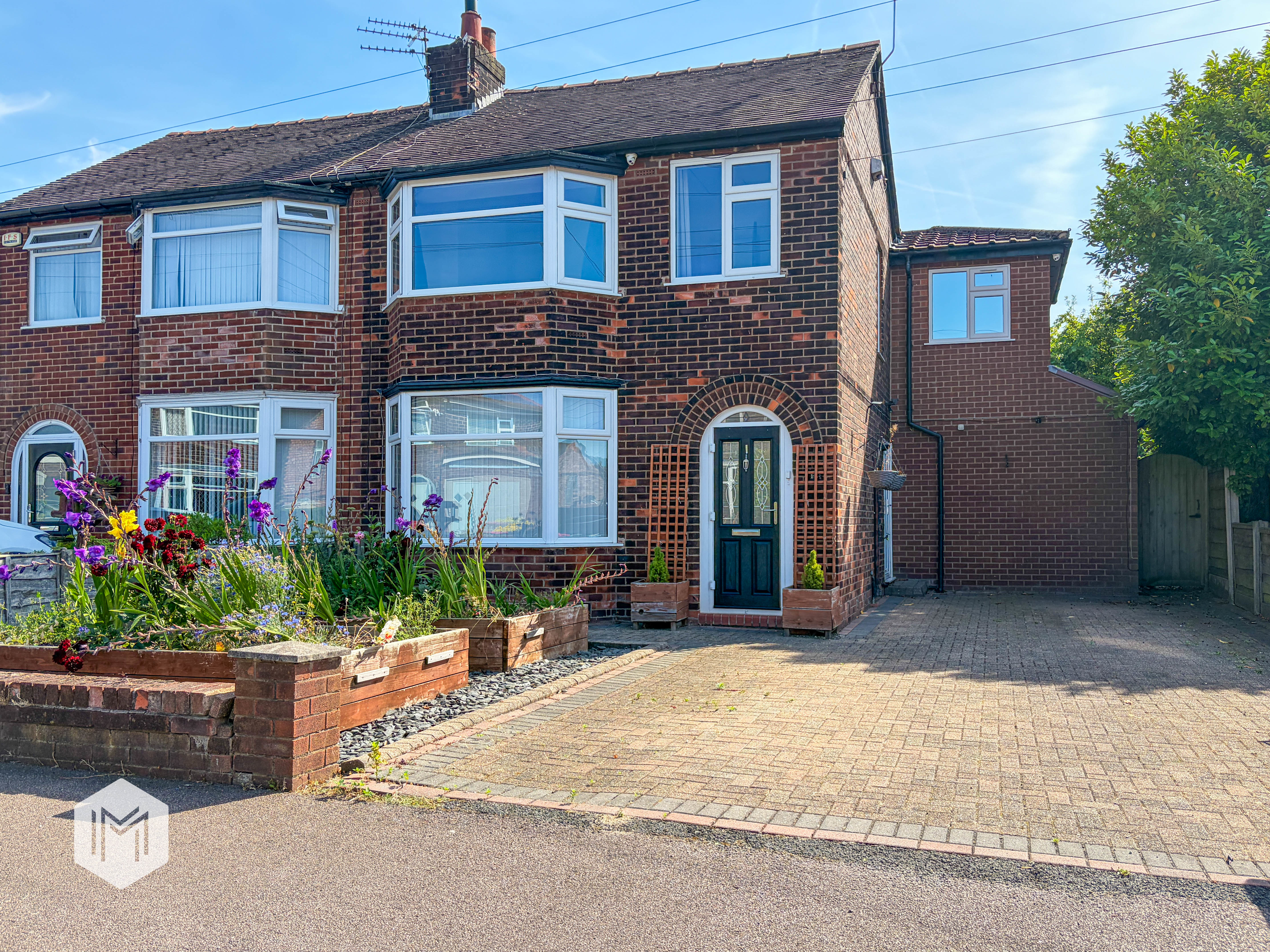 North Grove, Worsley, M28
