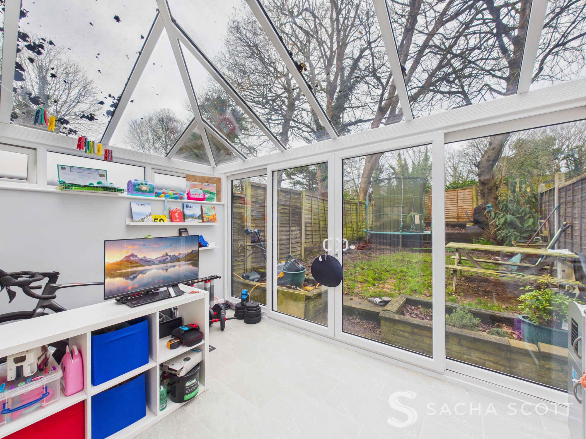 Four Bedroom Terraced Family Home, Lower Dunnymans, Banstead, SM7, photo 20