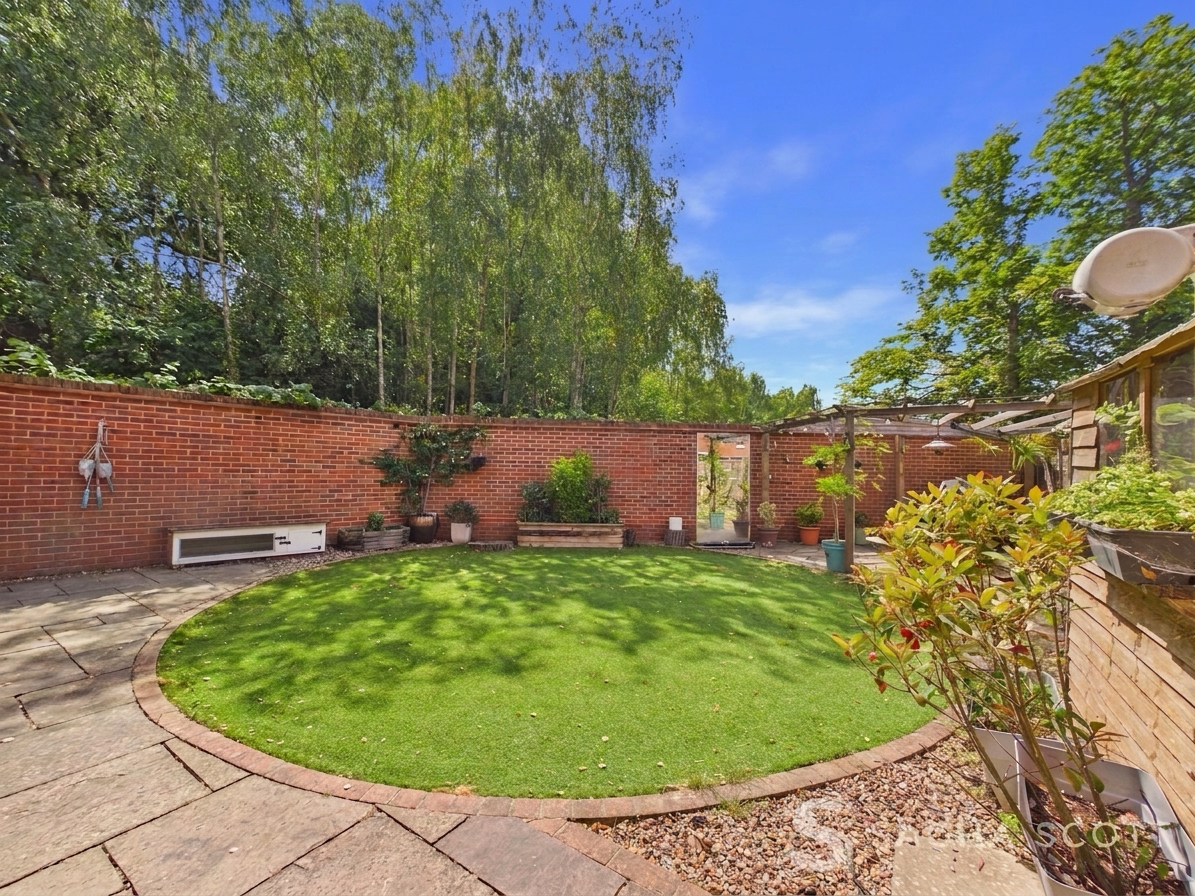 Rona Maclean Close, Epsom, KT19, photo 32