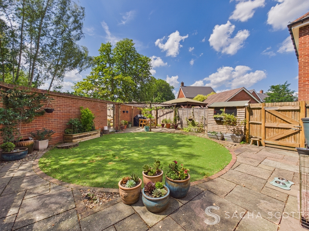 Rona Maclean Close, Epsom, KT19, photo 31