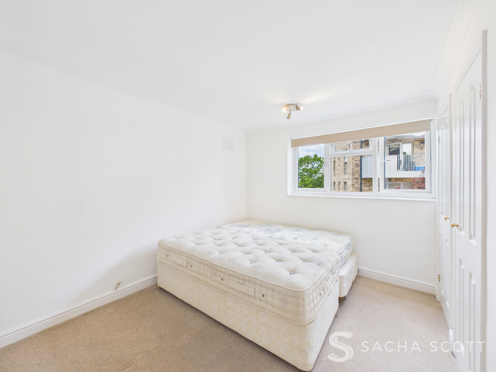Garrison Lane, Chessington, KT9, photo 11