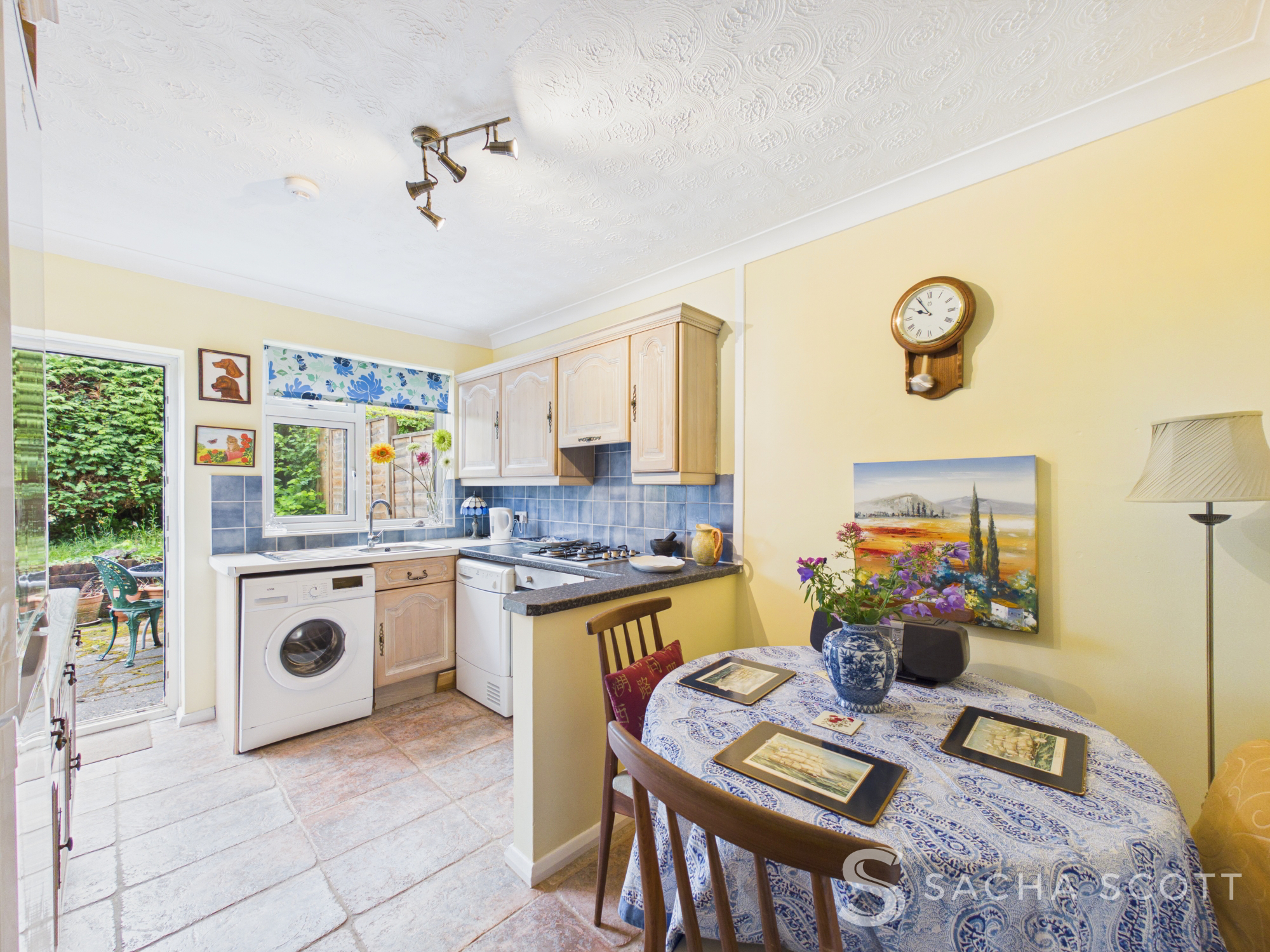 Kitchen / Breakfast Room