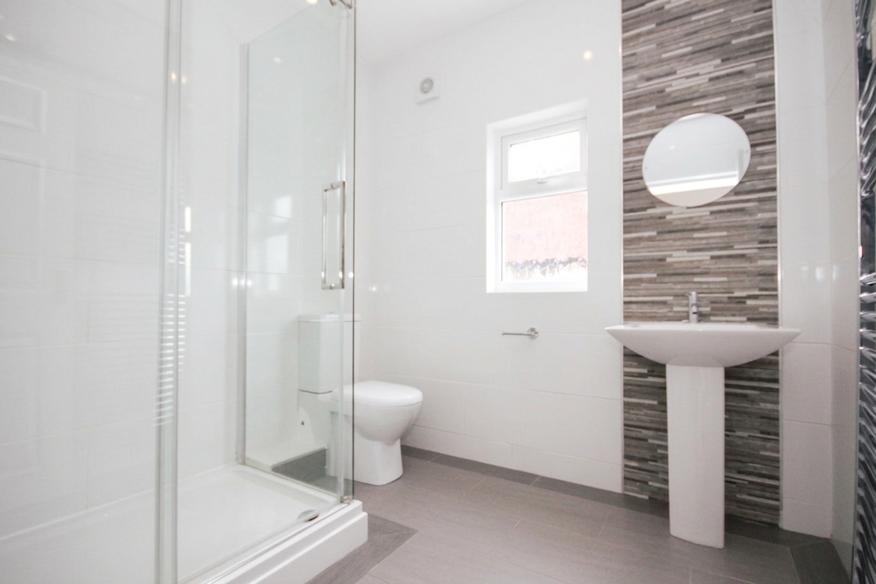 The Glade, Epsom, KT17, photo 13