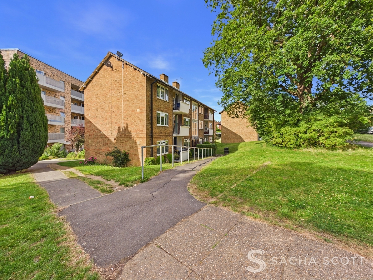 Garrison Lane, Chessington, KT9, photo 4