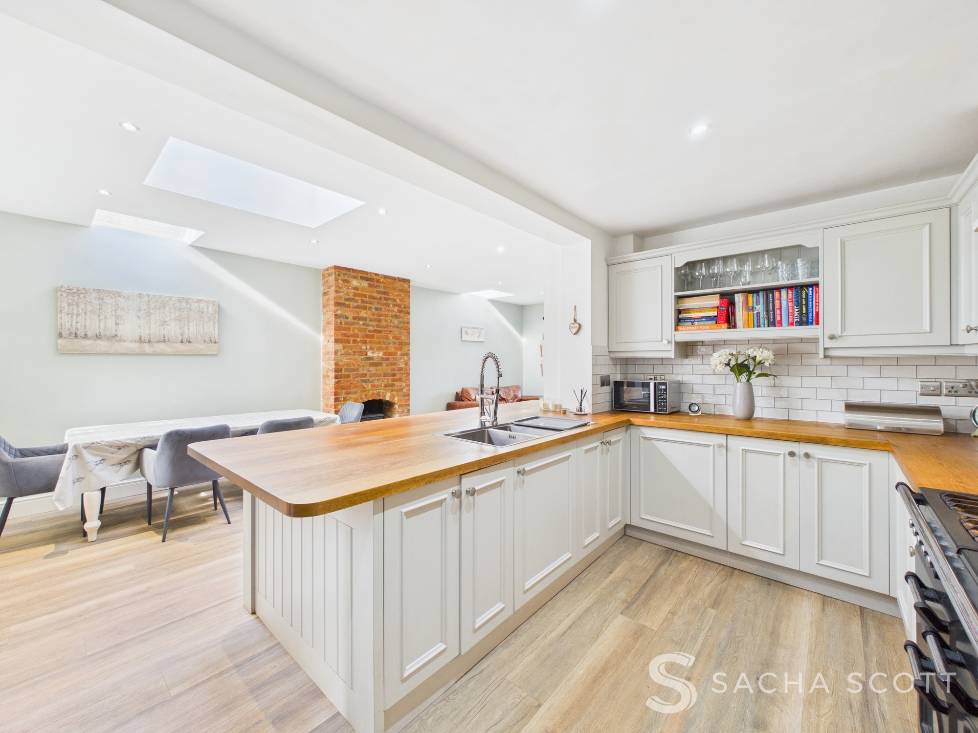 Meadow Walk, Walton On The Hill, KT20, photo 2