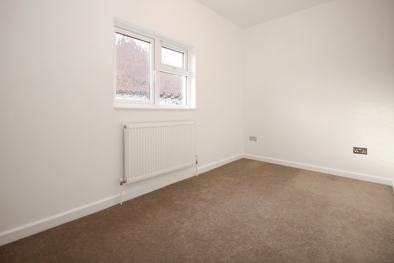 The Glade, Epsom, KT17, photo 15