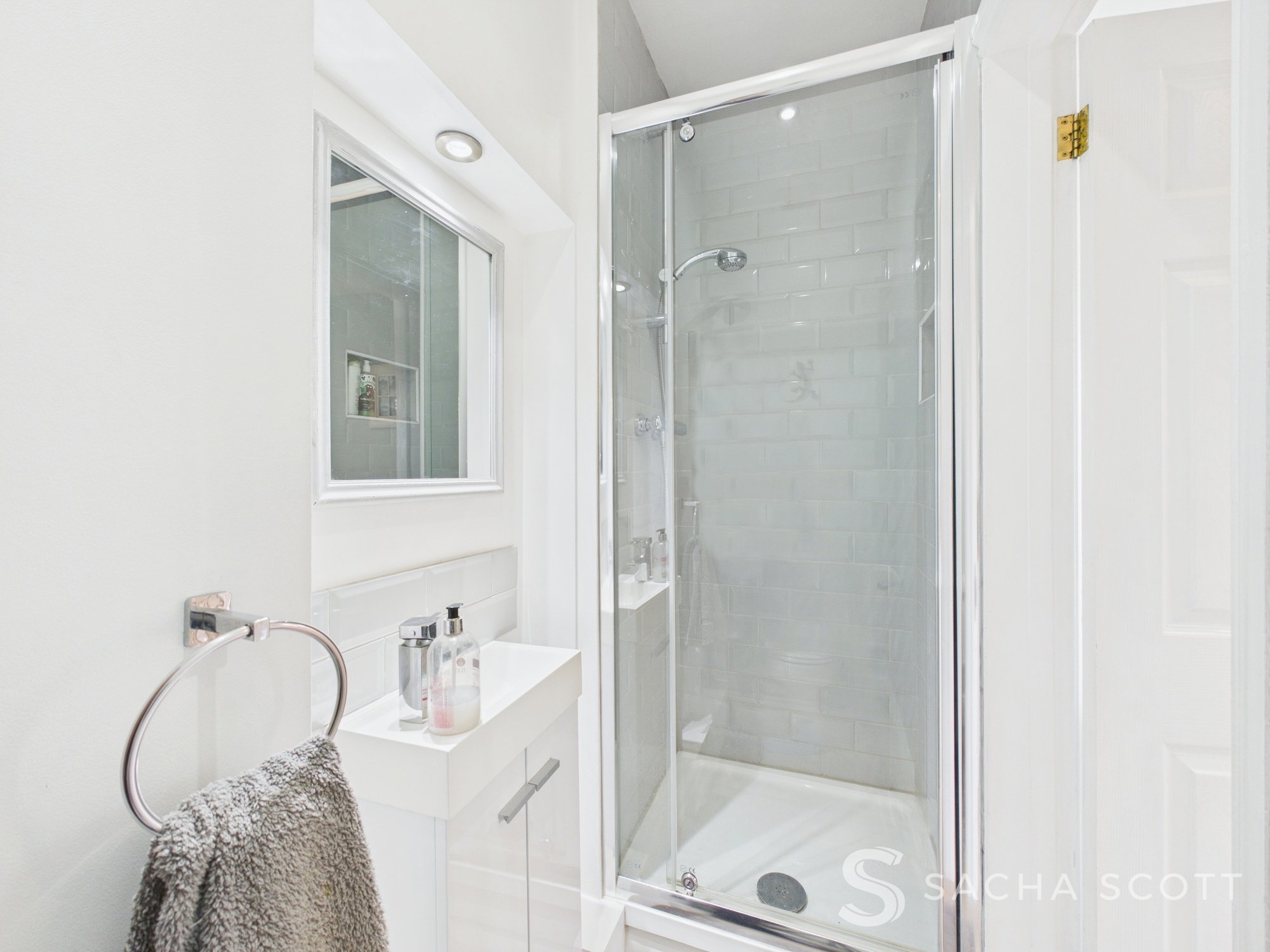 Meadow Walk, Walton On The Hill, KT20, photo 19