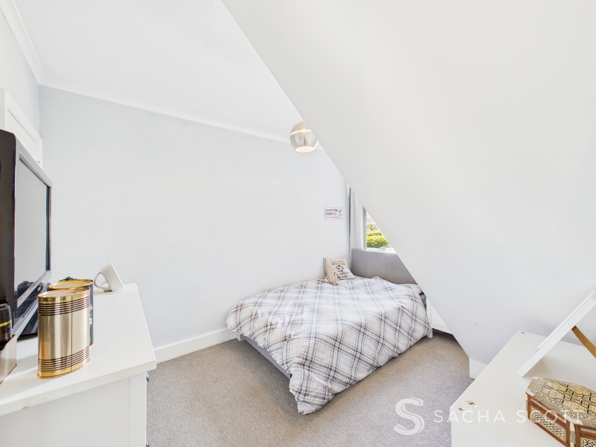 Meadow Walk, Walton On The Hill, KT20, photo 26