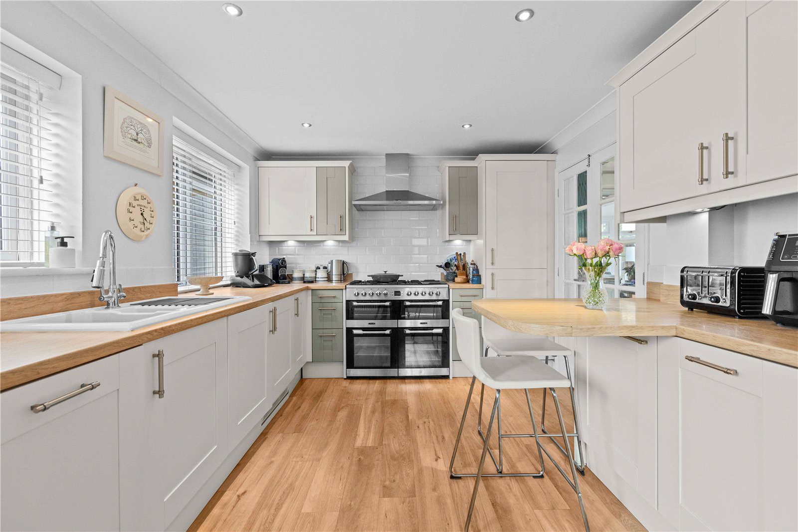 Barnsford Crescent, West End, Woking, Surrey, GU24, photo 2