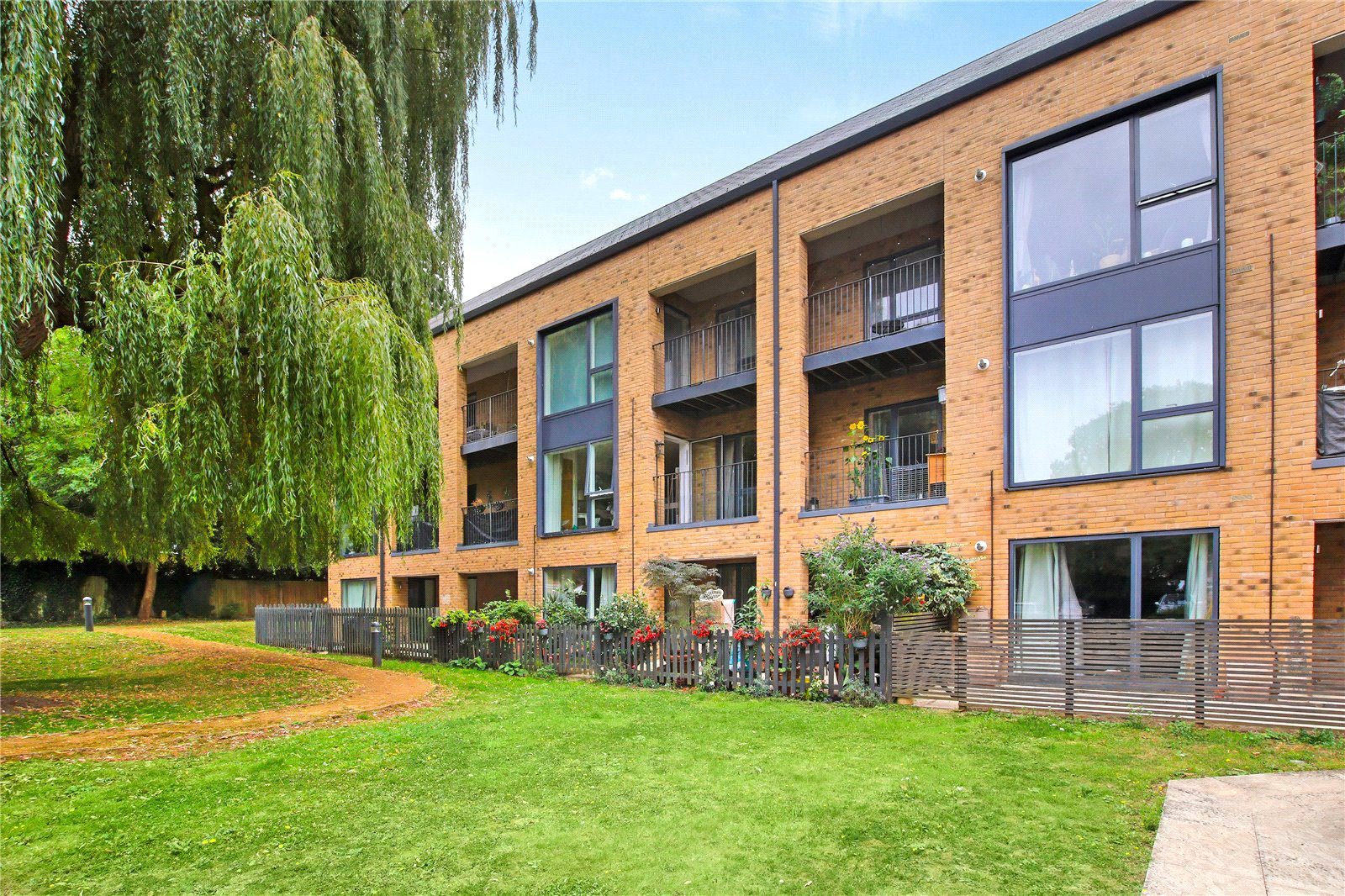 Larges Lane, Bracknell, Berkshire, RG12
