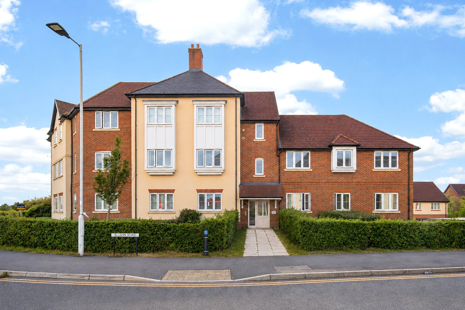 Buddery Close, Warfield, Bracknell, Berkshire, RG42