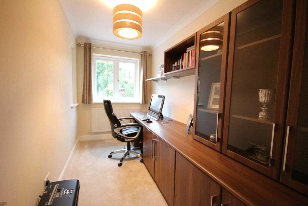 Nevelle Close, Binfield, Bracknell, Berkshire, RG42, photo 6