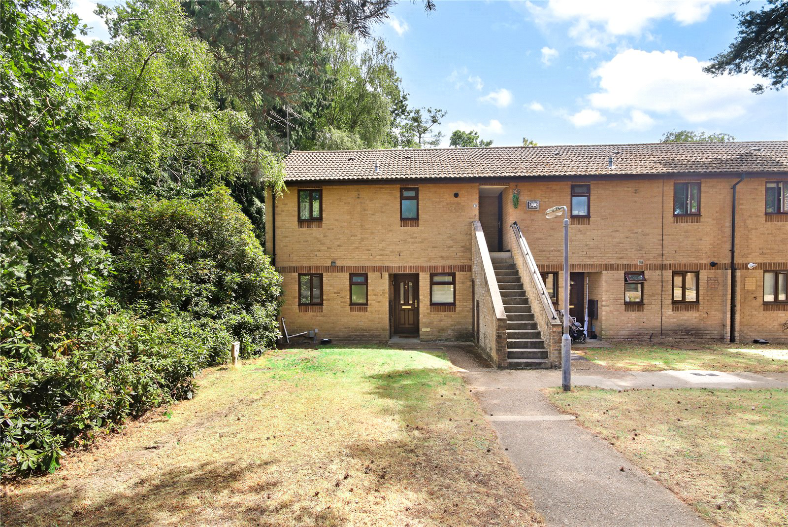 Howorth Court, Blewburton Walk, BRACKNELL, RG12, photo 3