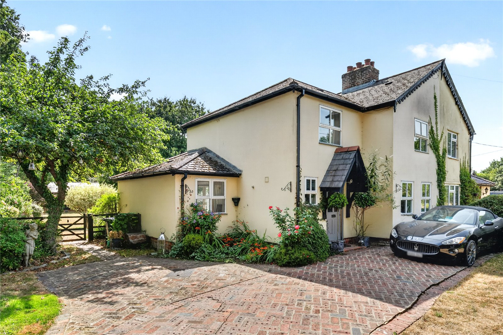 Garsons Lane, Warfield, Bracknell, Berkshire, RG42