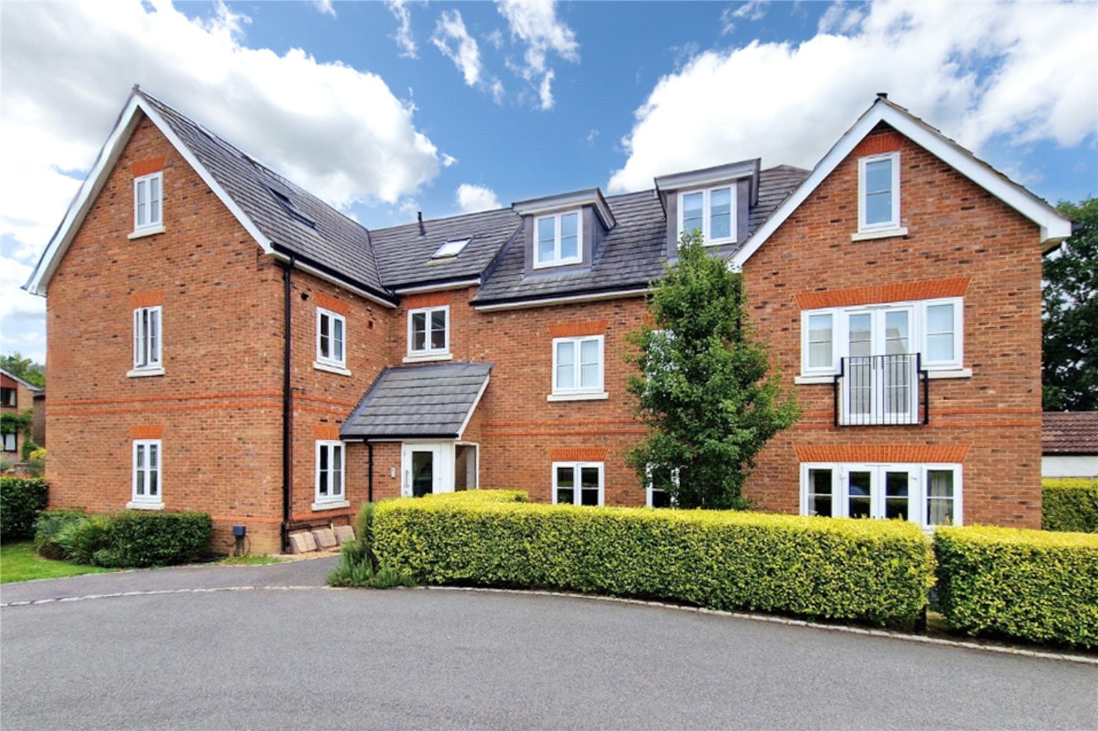 High Street, Sandhurst, Berkshire, GU47