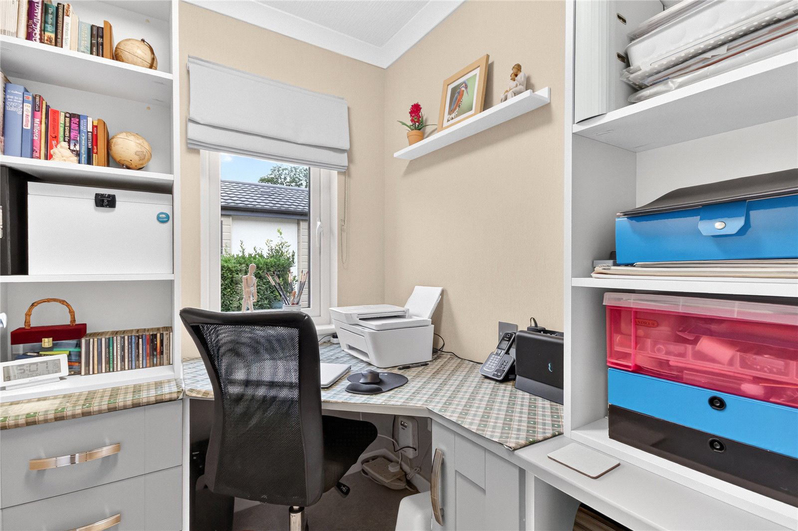 Victoria Gardens, Barkham Ride, Finchampstead, Wokingham, RG40, photo 11
