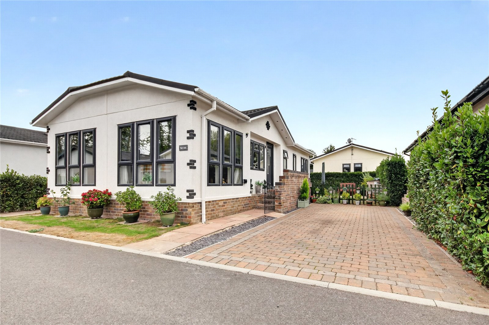 Victoria Gardens, Barkham Ride, Finchampstead, Wokingham, RG40